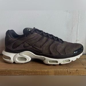 "Air max plus EF 'Velvet Brown'"
